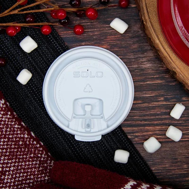 Solo® Lid Flat 3.449X0.33 IN PS White For 10 OZ Hot Cup Lift Back Sip Through Lock Tab 100 Count/Pack 10 Packs/Case