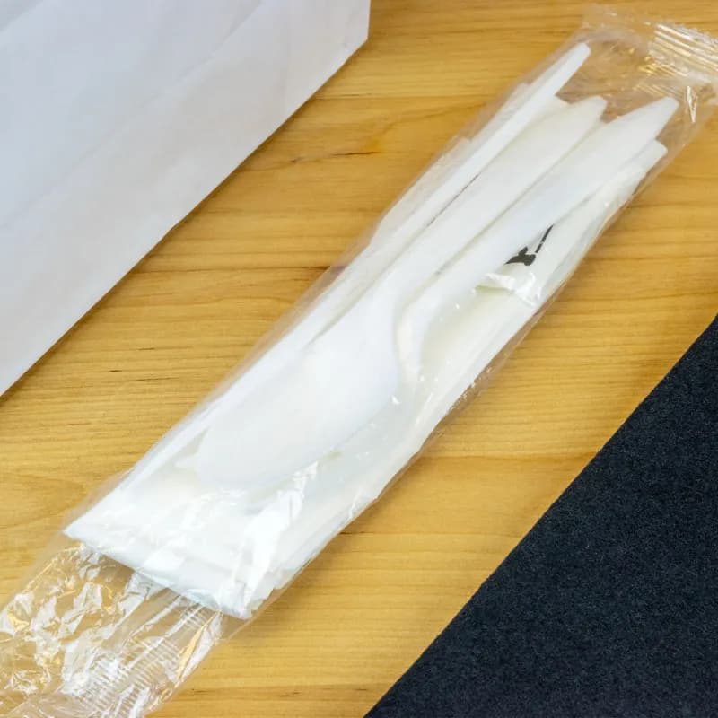 6PC Cutlery Kit PP White Medium Weight With 10X12 Napkin,Fork,Knife,Salt & Pepper,Teaspoon 250/Case