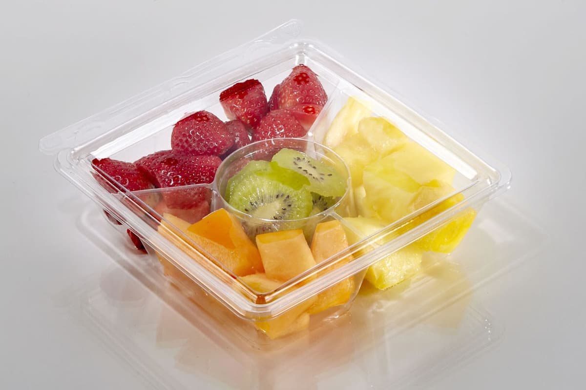 Fresh N' Sealed® Snack Deli Container 7.5 OZ 3 Compartment PET Clear Square With Cup Locator Tamper-Evident 120/Case