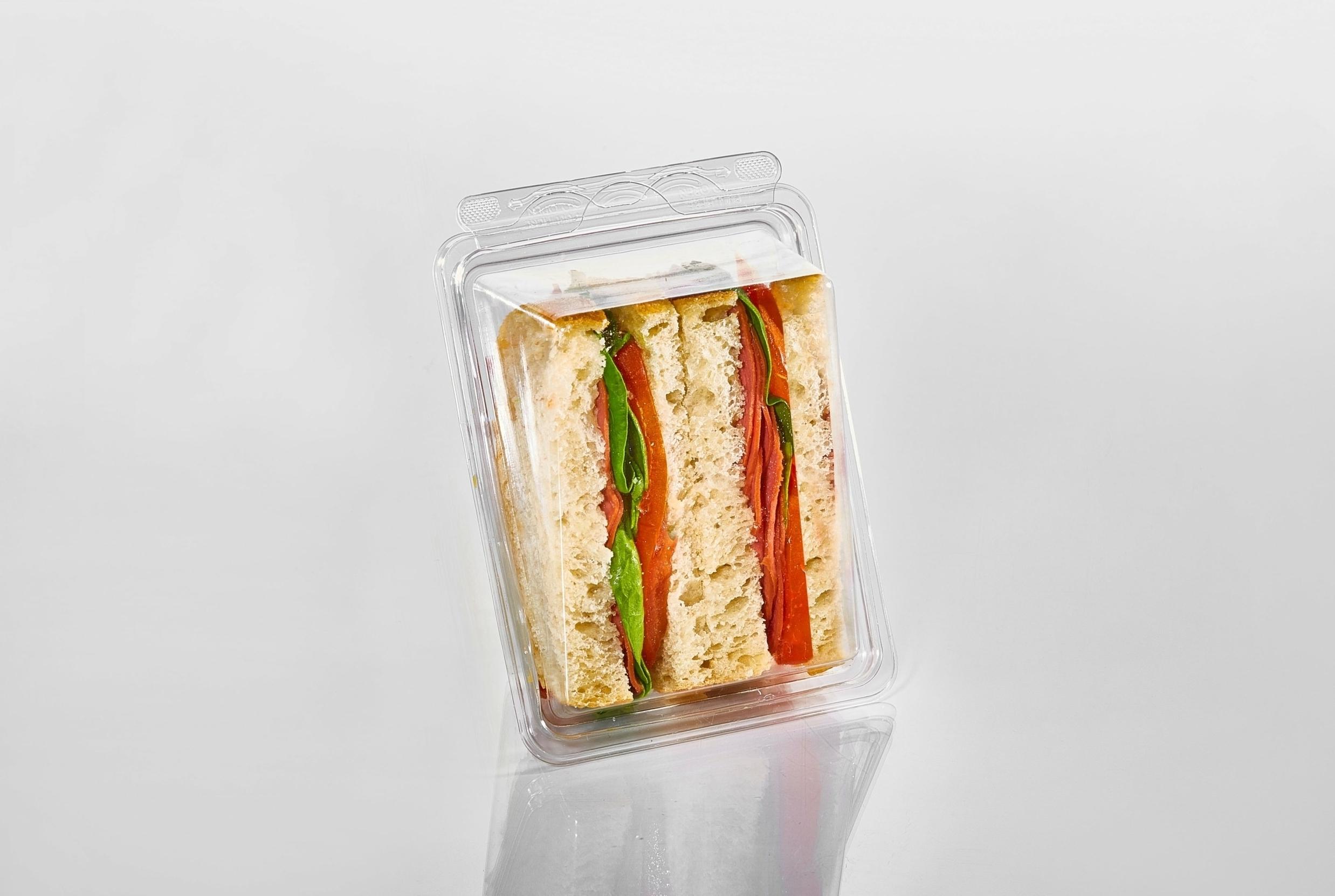 Fresh N' Sealed® Sandwich Wedge Hinged With Flat Lid 5X6X2 IN PET Clear 375/Case