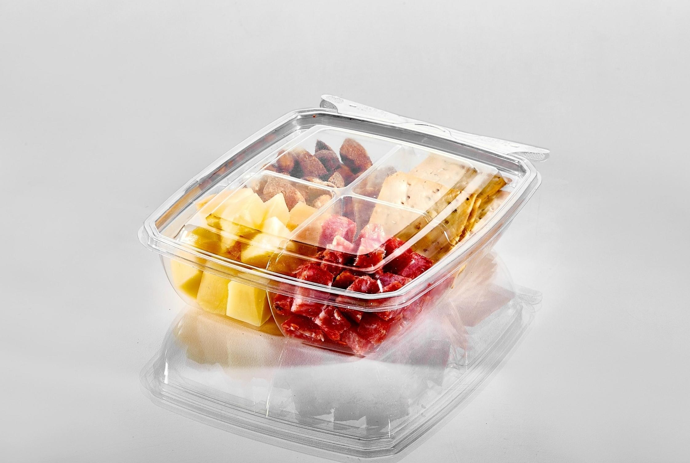 Fresh N' Sealed® Deli Container Hinged With Flat Lid 13 OZ 4 Compartment PET Clear Rectangle 260/Case