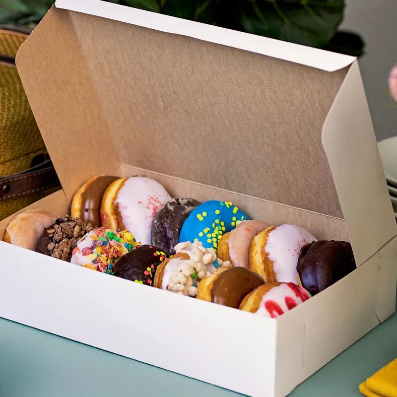 Donut Box 3 CT 13X9X3 IN Clay-Coated Kraft Board White Kraft Rectangle Lock Corner 200/Bundle