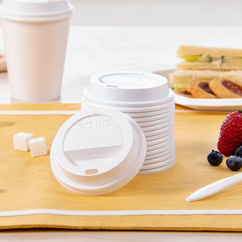 Solo® Traveler® Lid Dome 3.214X0.735 IN PS White For 8 OZ Hot Cup Cappuccino Sip Through 100 Count/Pack 10 Packs/Case