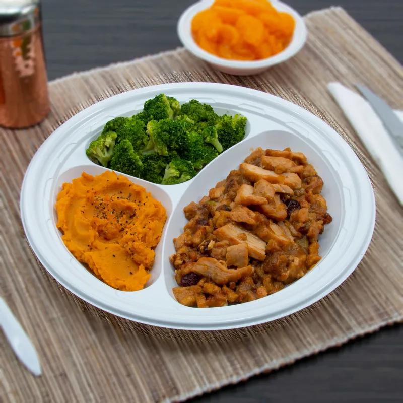 Dart® Famous Service® Plate 10.25 IN 3 Compartment PS White Round 125 Count/Pack 4 Packs/Case 500 Count/Case