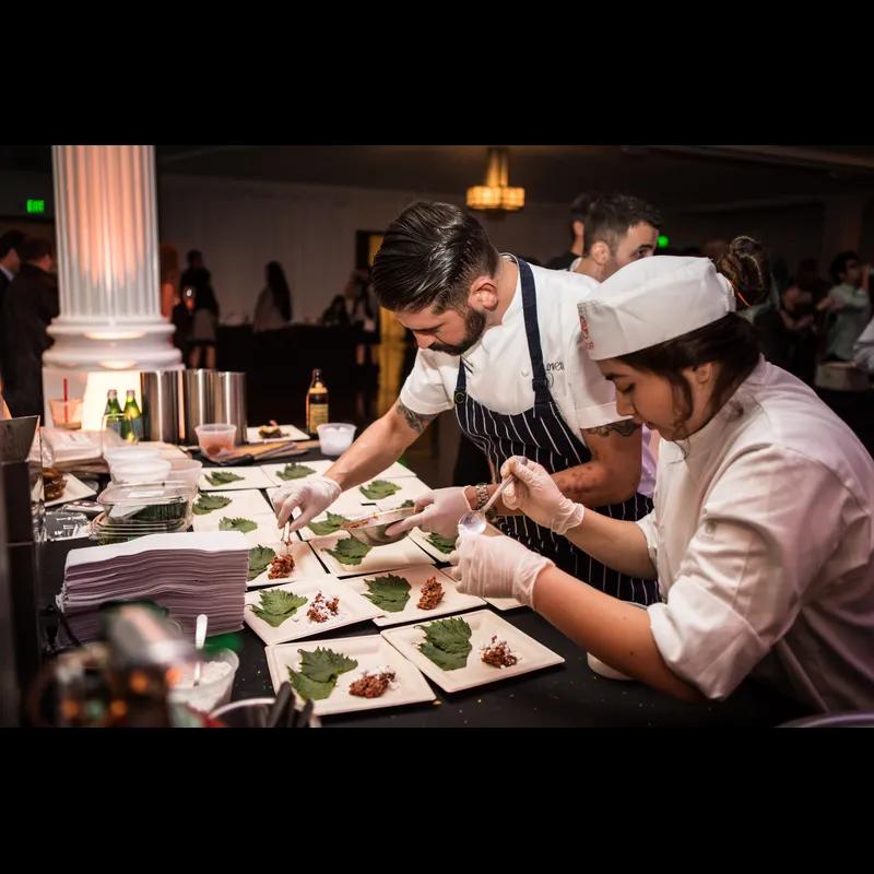 Plate 7.8X7.8 IN Sugarcane Brown Square Microwave Safe Freezer Safe 25 Count/Pack 20 Packs/Case 500 Count/Case