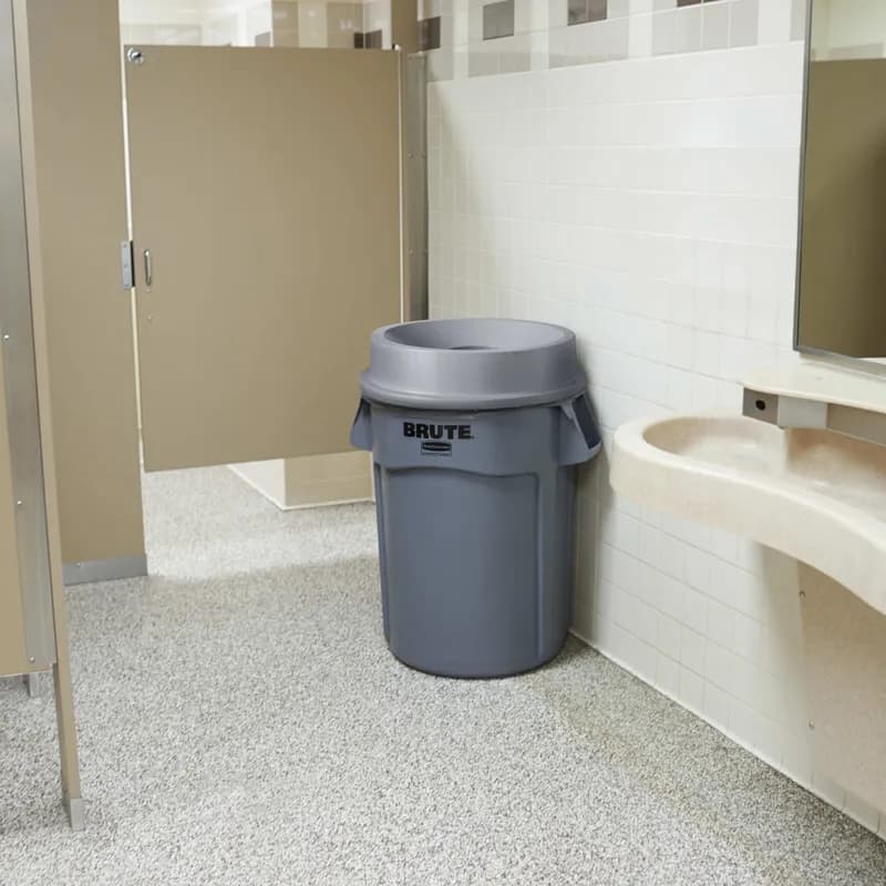 Brute® 1-Stream Funnel Lid 22.38X22.38X5 IN 32 GAL Gray Resin 1/Each