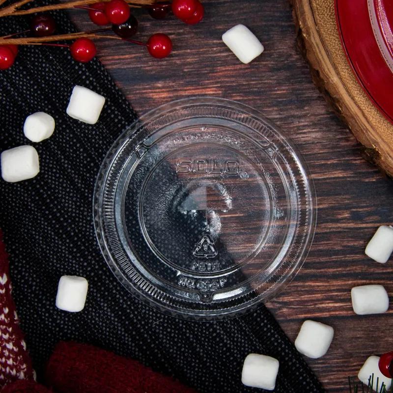 Solo® Lid Flat 3.578X0.368 IN PET Clear For 12-14 OZ Cold Cup With Hole Freezer Safe 100 Count/Pack 10 Packs/Case