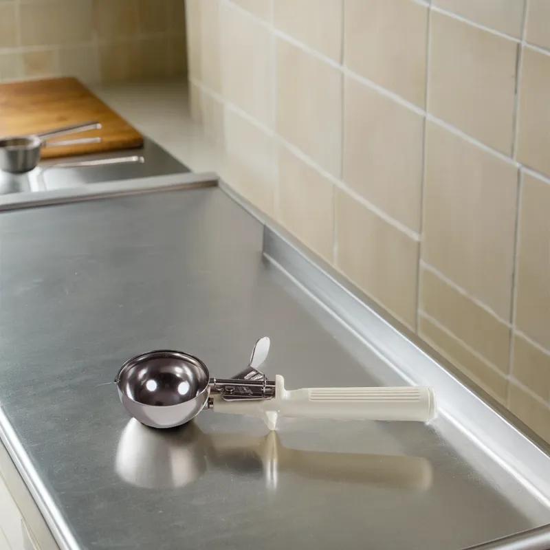 Ice Cream Disher Size 10 9.375X3.125X1.625 IN 3.25 OZ 18/8 Stainless Steel Ivory 1/Each