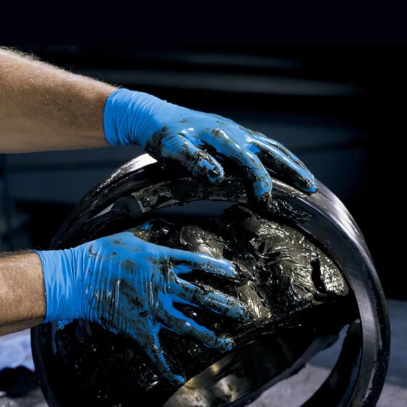 KleenGuard™ Gloves Medium (MED) Blue Nitrile 100 Count/Box 10 Box/Case 1000 Count/Case