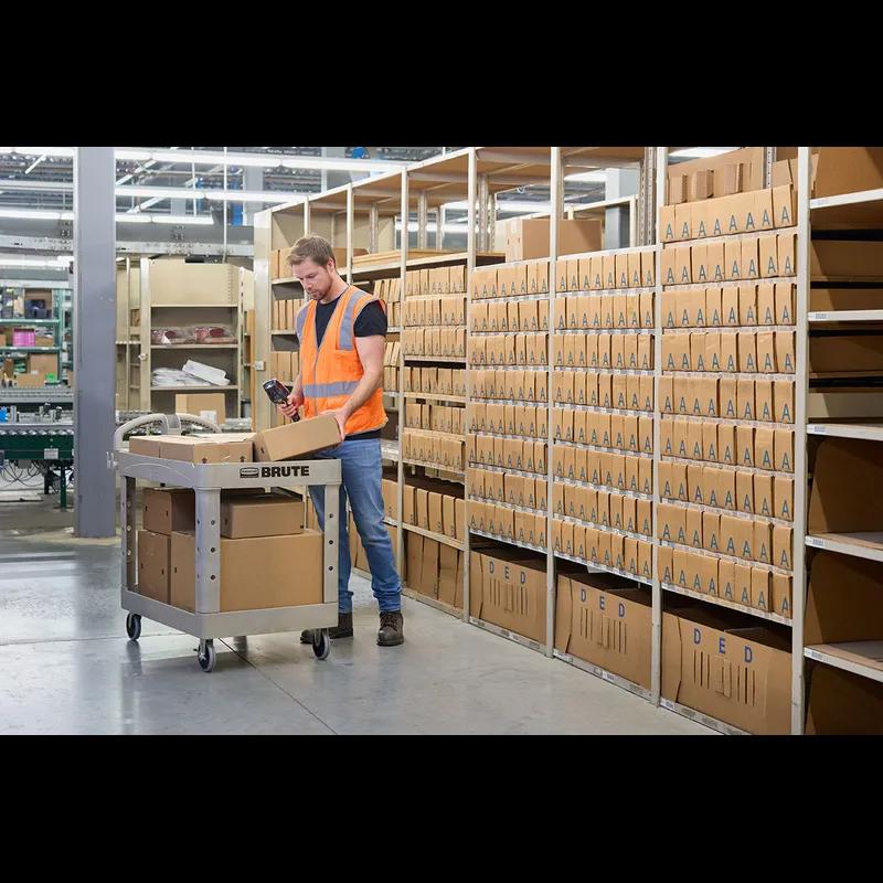 Brute® Transport Cart Medium (MED) 44X25.5X39 IN 500 LB Rounded Corners Deep Pocket Shelves Ergonomic Handle 1/Each