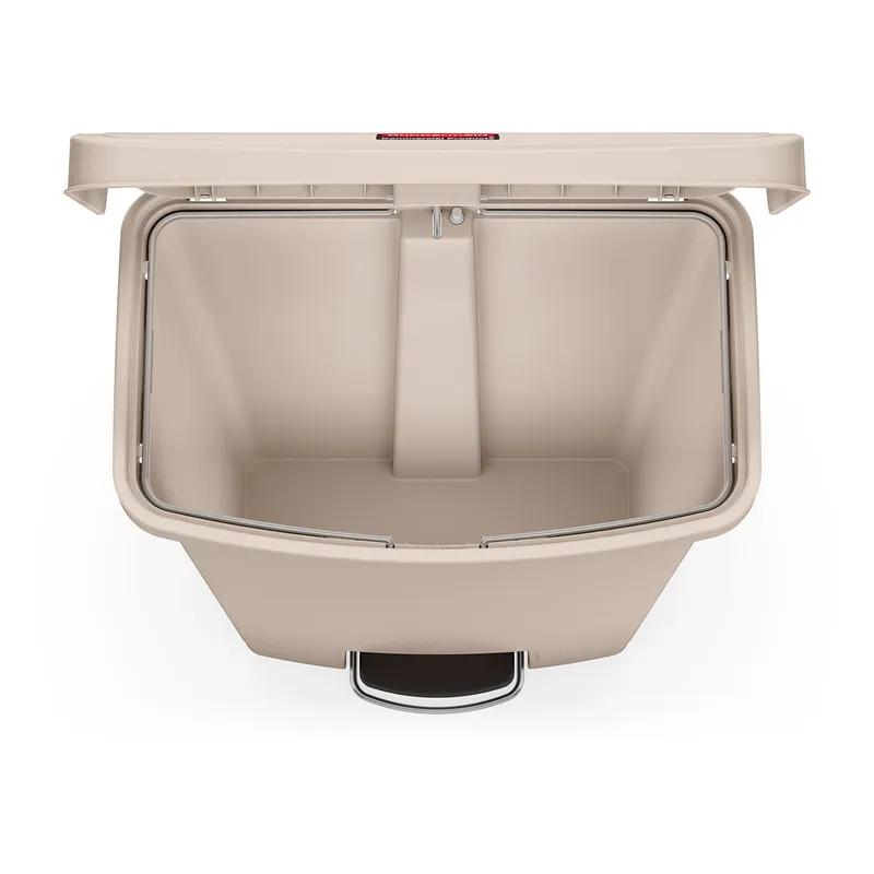 Streamline® Trash Can 20.62X13.00X31.88 IN 18 GAL Black Resin Step-On Front Step 1/Each