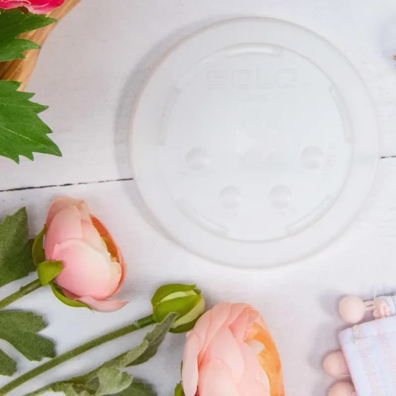 Solo® Lid Flat 4.2X0.329 IN HIPS Translucent For 28-32 OZ Cold Cup Identification With Hole 120 Count/Pack 8 Packs/Case