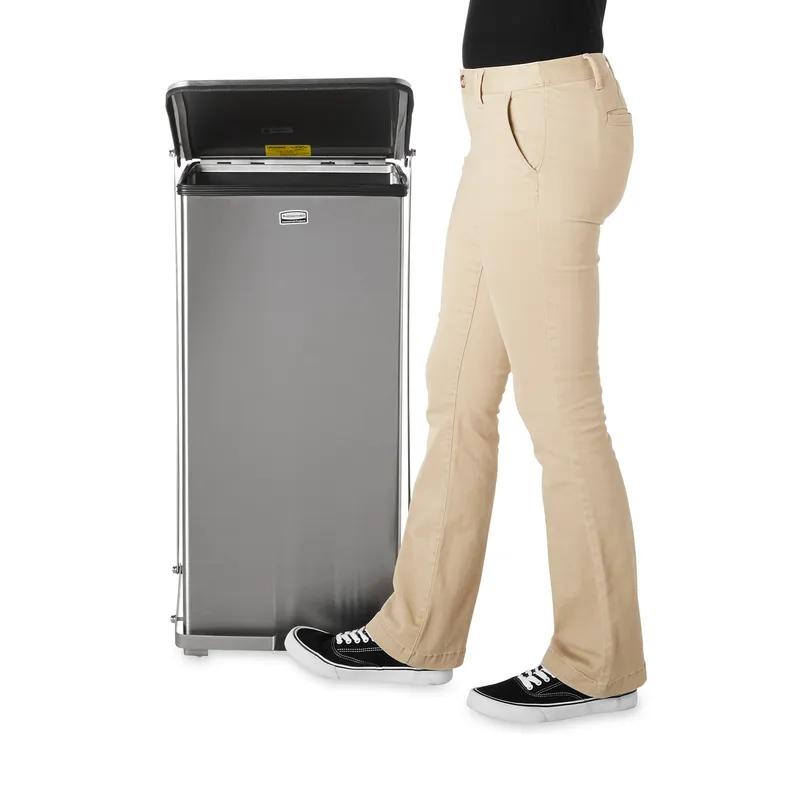 Defenders® Biohazard 1-Stream Trash Can 23X23.5X32.75 IN 25 GAL Square Stainless Steel Step-On 1/Each