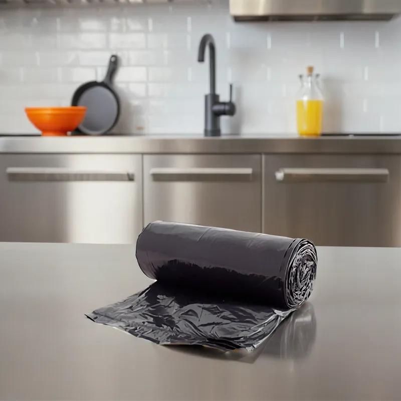 Victoria Bay Can Liner 33X39 IN 33 GAL Black LLDPE 1MIL Roll 200/Case