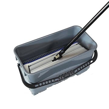 O-Cedar® Microfiber Charging Bucket With Lid & Strainer 4/Case