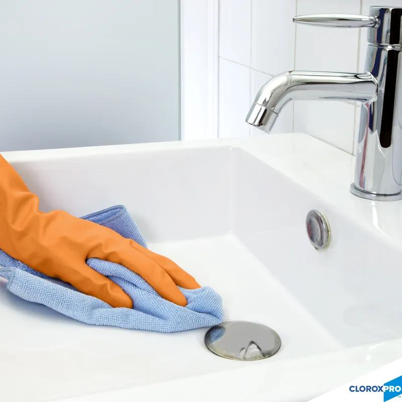 Clorox® Clean-Up® Fresh Scent Disinfectant Cleaner 1 GAL Liquid With Bleach Antibacterial Refill 4/Case