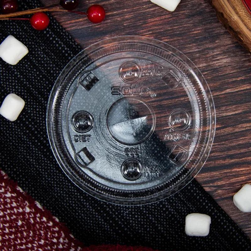 Solo® Lid Flat 3.633X0.39 IN PET Clear Round For 12-24 FLOZ Cold Cup Straw Slot Freezer Safe 50 Count/Pack 10 Packs/Case