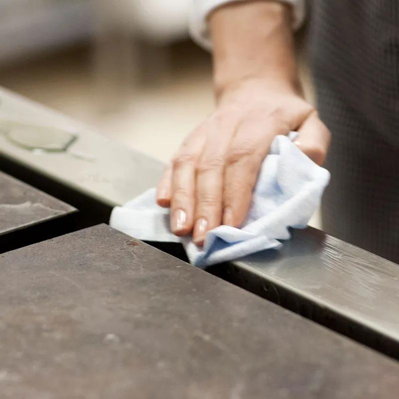 Tork W2 Cleaning Wipe 10X4.961 IN 416.667 FT White Embossed Centerpull Refill 500 Sheets/Roll 1 Rolls/Case