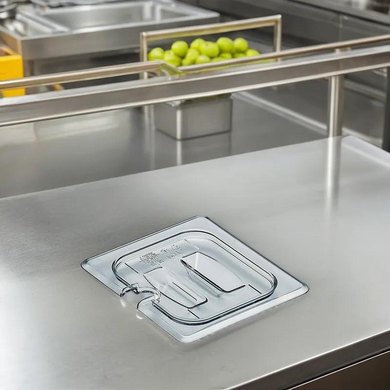 Camwear® Cambro Food Pan Cover 1/6 Size 6.94X6.38 IN Clear Rectangle PC Built-in Handle Slotted 1/Each