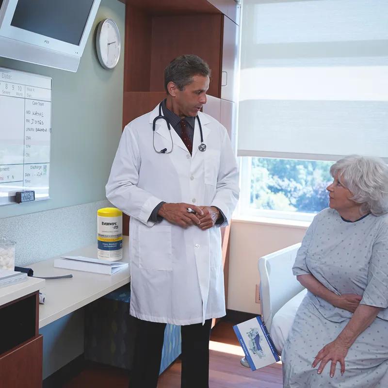 Everwipe® Sanitizing Wipes 7X7 IN 43.75 FT White Disinfectants Canister 75 Count/Roll