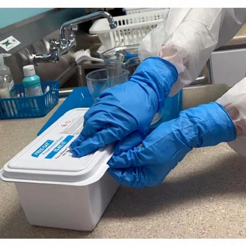 FREE-SAT® Sanitizing Wipes 7X7 IN Poly Blend White Clean-Cut Pre-Saturated Resealable 100 Sheets/Pack 12 Packs/Case