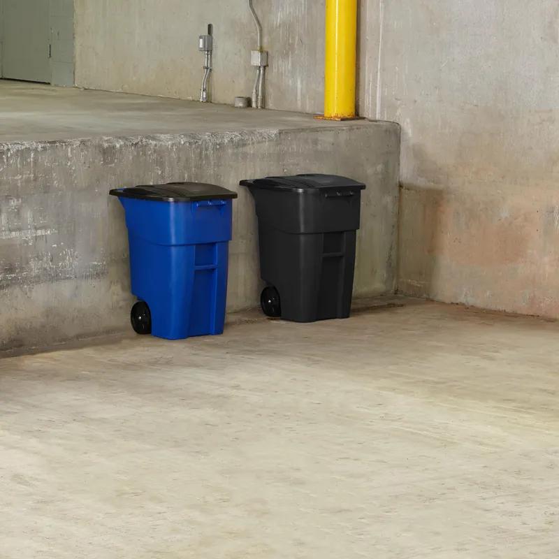 Brute® Trash 1-Stream Curbside Trash 50 GAL 200 QT Blue Resin With Hinged Lid Rollout 1/Each