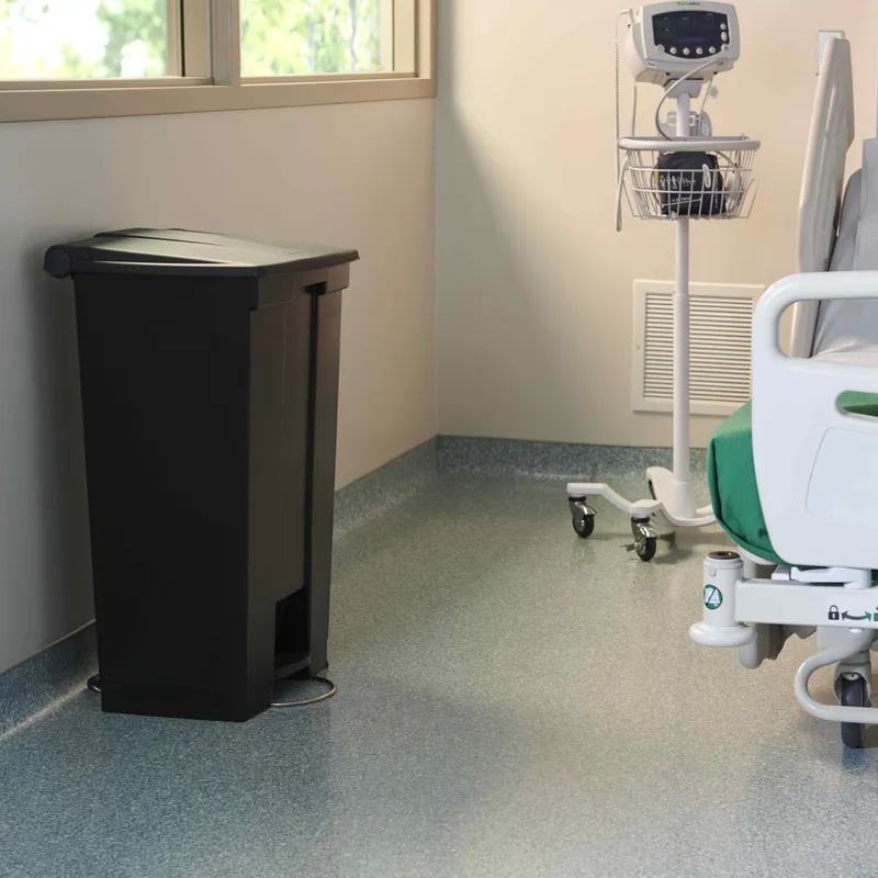 Legacy Trash Can 16.10X29.80X33.19 IN 23 GAL Black Plastic Step-On 1/Each