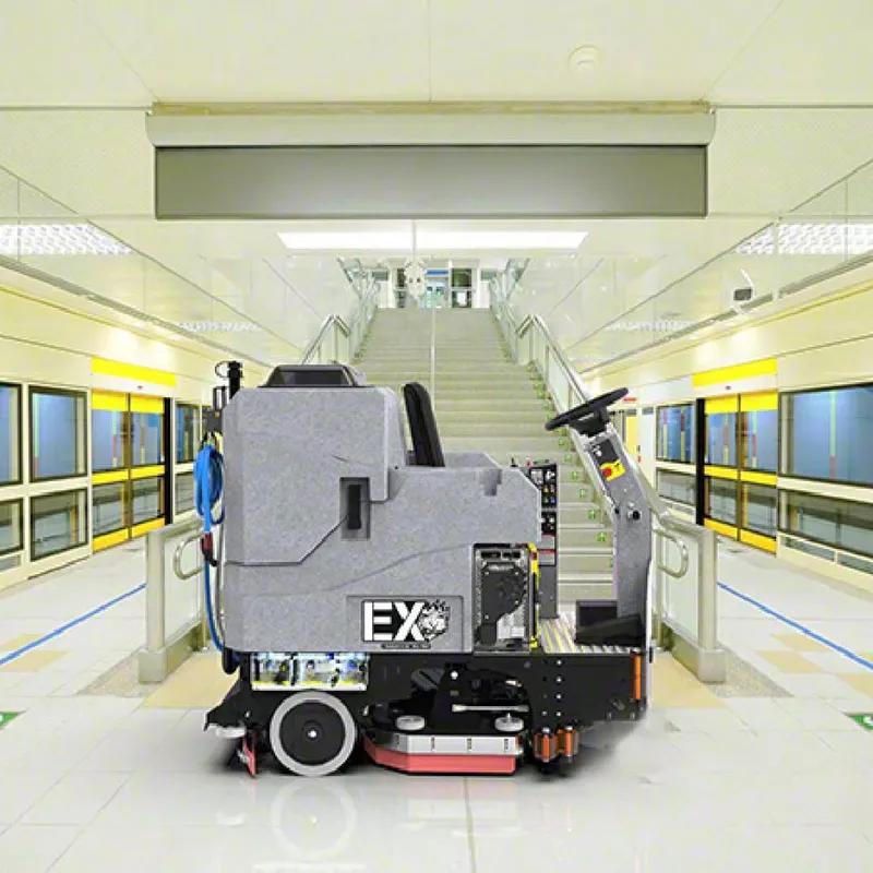 Tomcat® Rider Scrubber 33IN .75 HP 350 RPM 245 Ah Wet Battery Drain Saver Basket Squeegee-Type Blades 1/Each