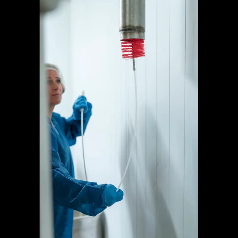 Vikan® Tube Brush 7.9X3.6X3.6 IN PP Polyester Stainless Steel White For Flexible Handle Medium Bristle Stiffness 1/Each