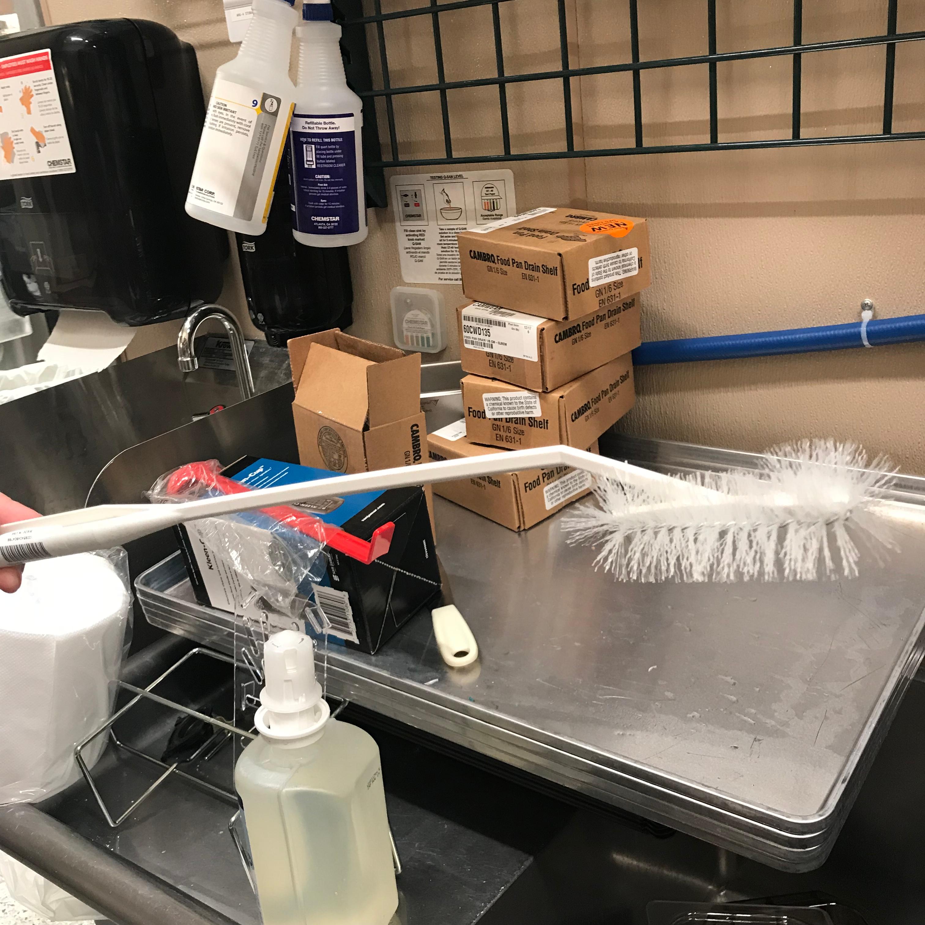 Blender Brush 16.50X1.75X3.50 IN Nylon PP White 1/Each