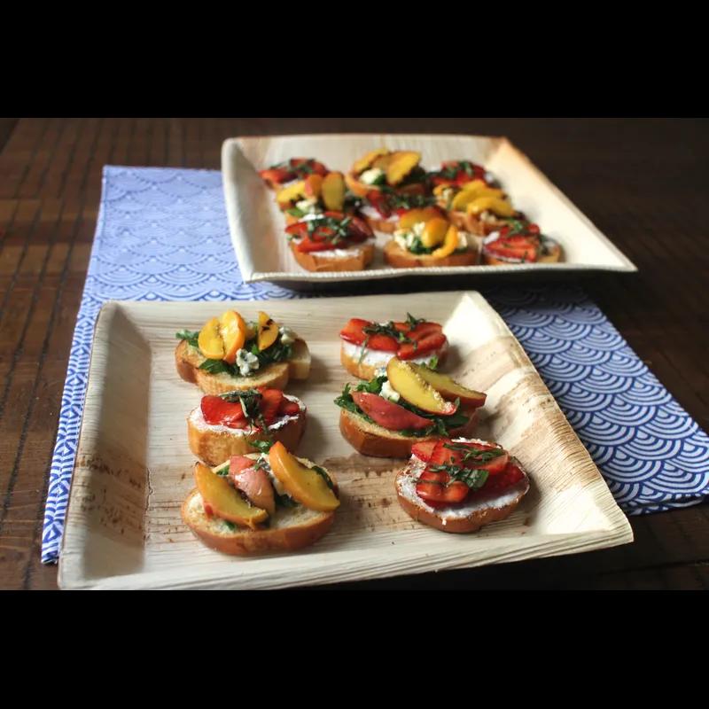 Plate 6.3X6.3 IN Palm Leaf Natural Square 25 Count/Pack 4 Packs/Case 100 Count/Case