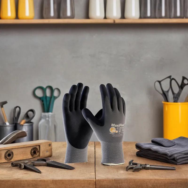 Gloves Small (SM) Gray Seamless Microfoam Grip 1/Pair