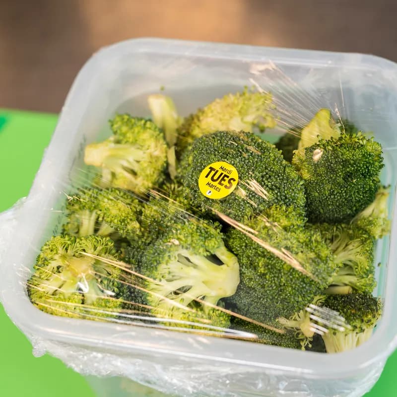 Tuesday Label Trilingual Permanent 2000/Roll