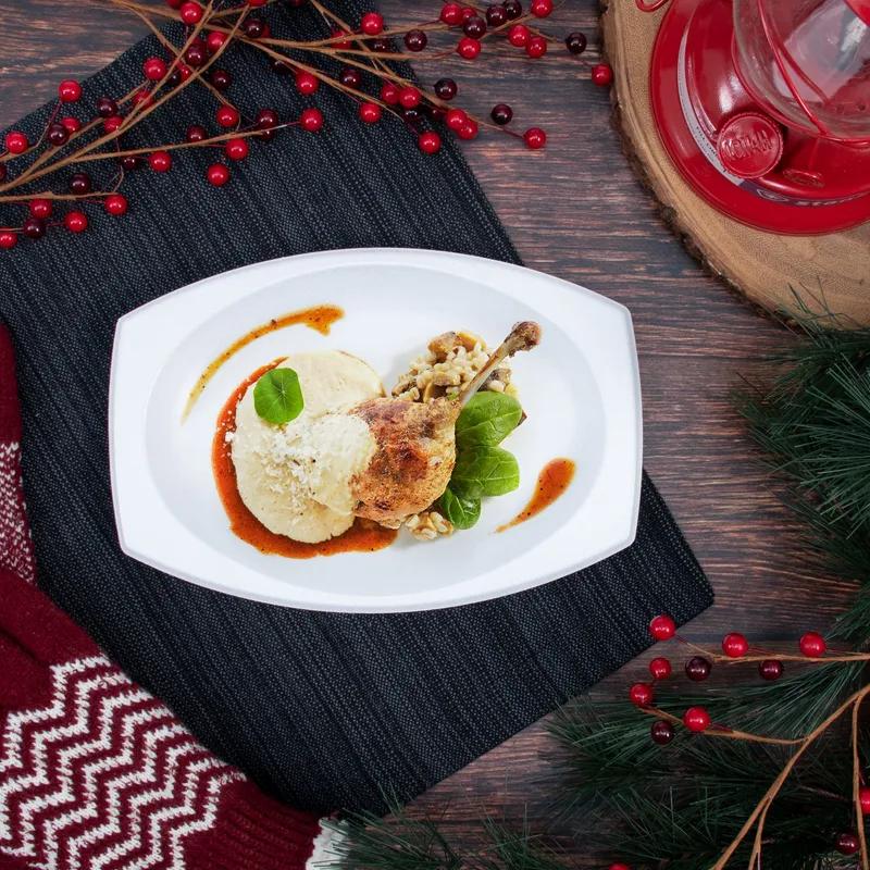 Dart® Quiet Classic® Serving Tray Base 9.75X6.625X0.796 IN XPS White Oval 125 Count/Pack 4 Packs/Case 500 Count/Case