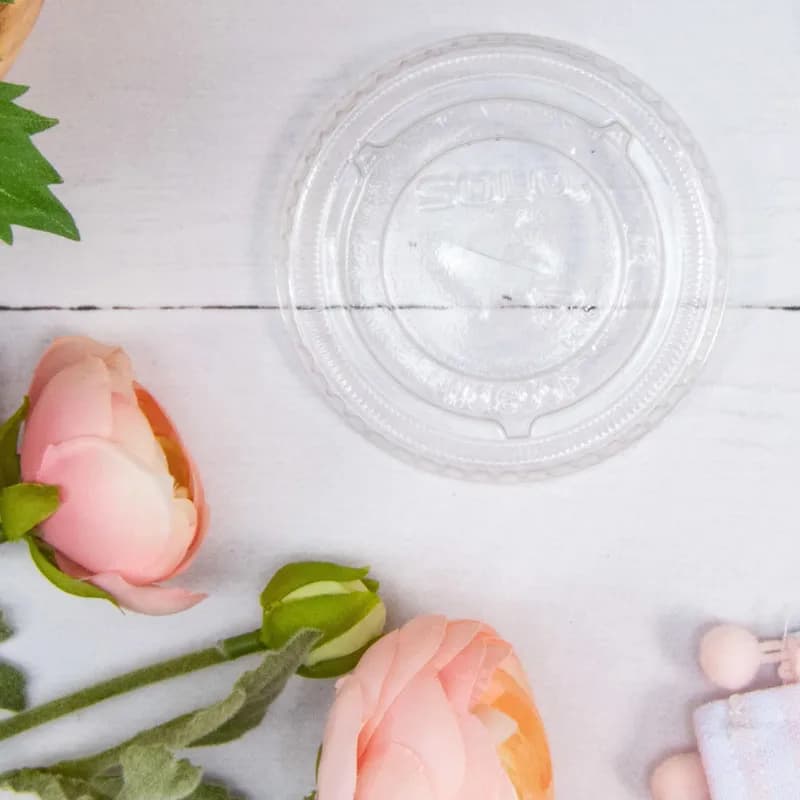 Solo® Lid Flat 3.213X0.343 IN PET Clear For 9-10 OZ Cold Cup With Hole Freezer Safe 100 Count/Pack 25 Packs/Case