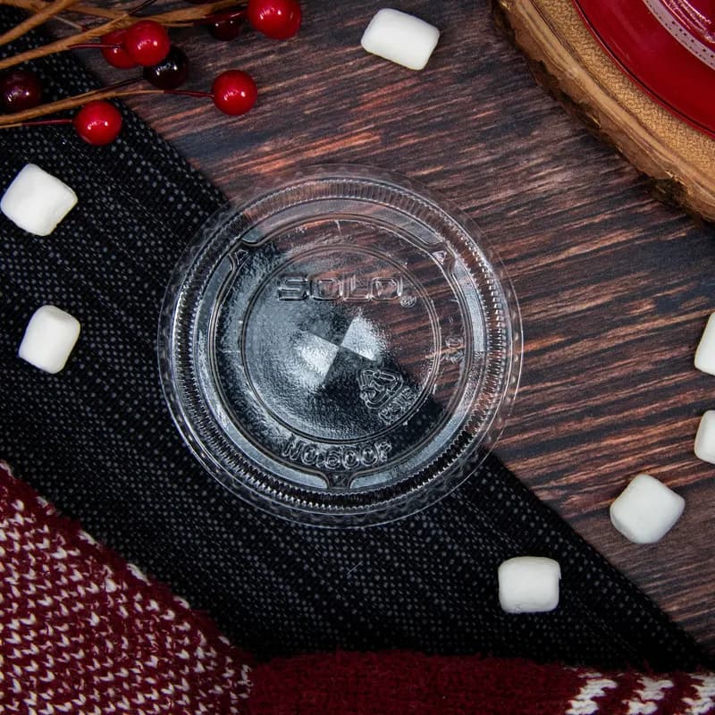 Solo® Lid Flat 3.213X0.343 IN PET Clear For 9-10 OZ Cold Cup With Hole Freezer Safe 100 Count/Pack 25 Packs/Case