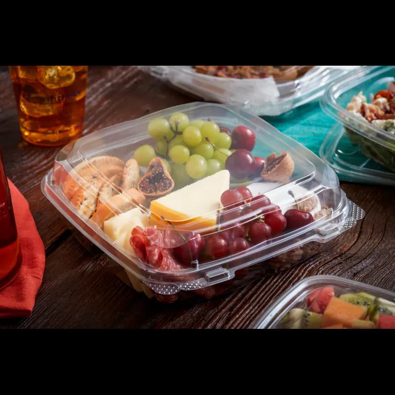Clear Advantage® Take-Out Container Hinged With Dome Lid 8X8X2.875 IN RPET Clear Square 200/Case