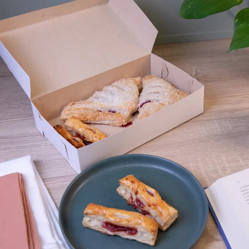 Bakery Box 10X6X2.25 IN Clay-Coated Kraft Board White Kraft Rectangle Lock Corner Tuck Top 250/Case