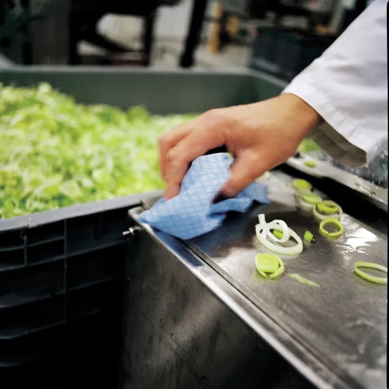 Tork Folded Paper Towel 21X13 IN 10.5X6.5 IN 1PLY Blue 1/4 Fold Foodservice 240 Count/Pack 1 Packs/Case