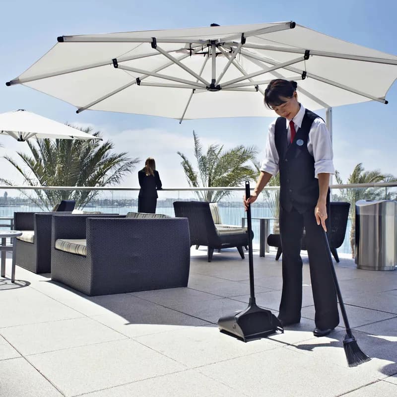 Executive Series™ Lobby Pro® Lobby Dust Pan 12.8X11.3X5 IN Black Plastic Metal Vinyl Rear Wheels 1/Each