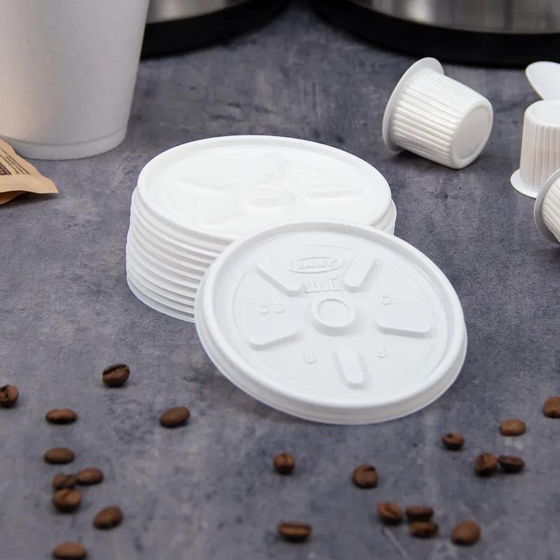 Dart® Lid Flat 3.5X0.3 IN HIPS White For 10 OZ Cup Vented 100 Count/Pack 10 Packs/Case 1000 Count/Case