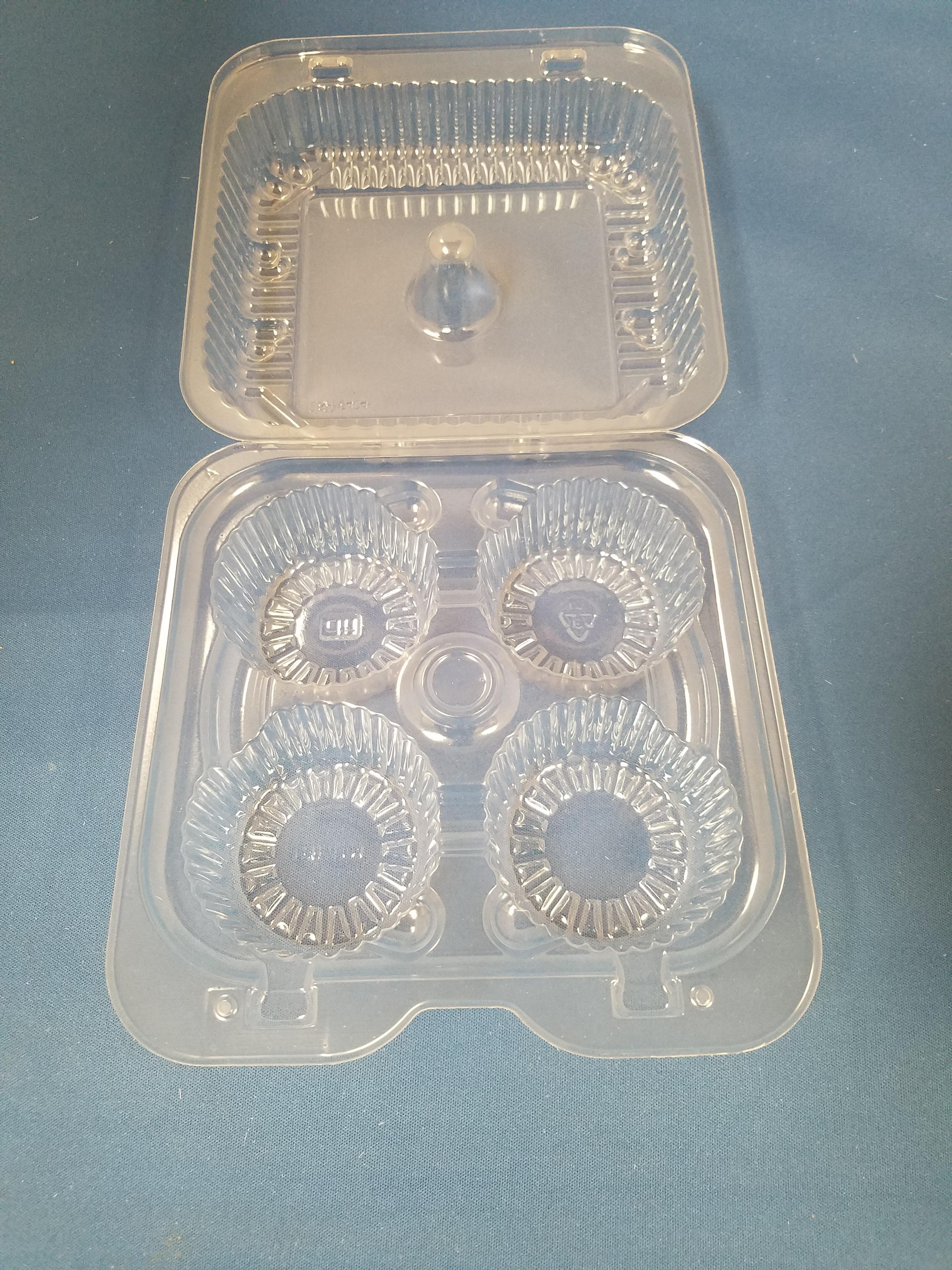 Cupcake Muffin Hinged Container With Dome Lid 6.75X6.75X2.75 IN 4 Compartment OPS Clear Square 250/Case